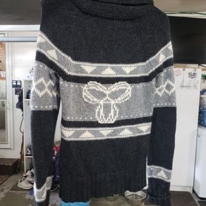 Tna sweater size medium